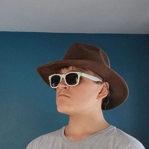 Meet your Posher, Edward